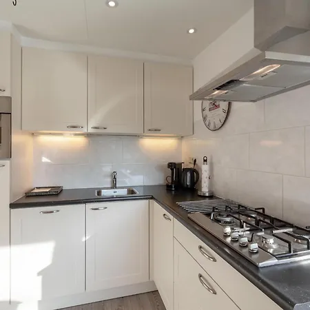 Stylish With A Large Garden Holiday home *