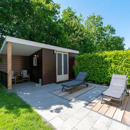 Stylish With A Large Garden * Sint Maartensvlotbrug