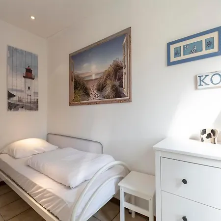 Stylish With A Large Garden Holiday home *