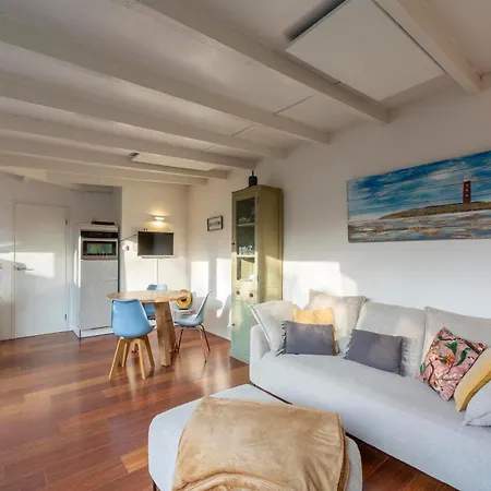 בית נופש In Sint Maartenszee Near